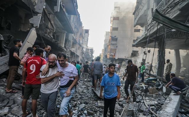 当下的以色列，正有前所未有数量的犹太人，拼了命地往外逃，作为以色列国门的本-古里