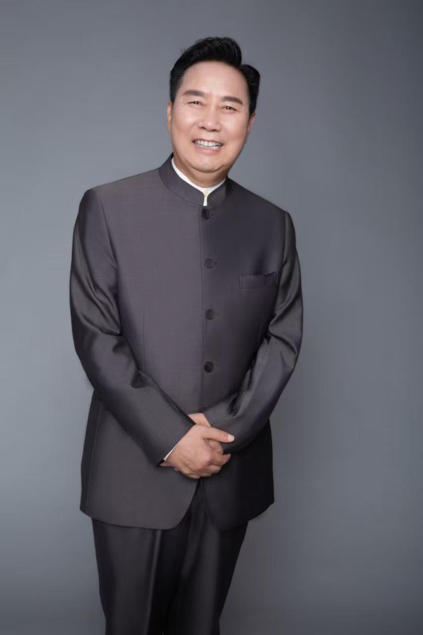 哪一年不是三百六十天

“哪一年不是三百六十天”——戏已散场，这句唱词仍萦绕耳畔