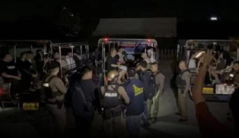 泰国芭堤雅警方收获线报，指当地一间高级KTV怀疑有人集体吸毒，派员突击检查，拘捕
