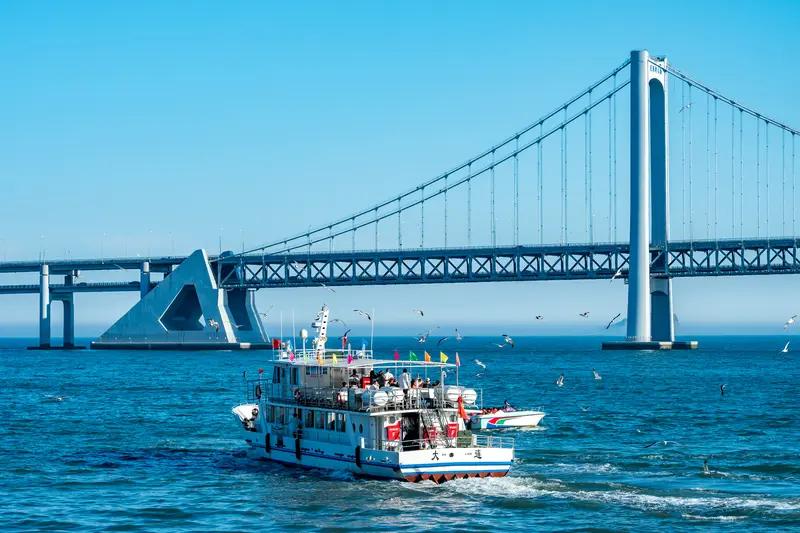 【大连为何能进全国《长假景点吸引力城市排行榜》前20名】
        大连能