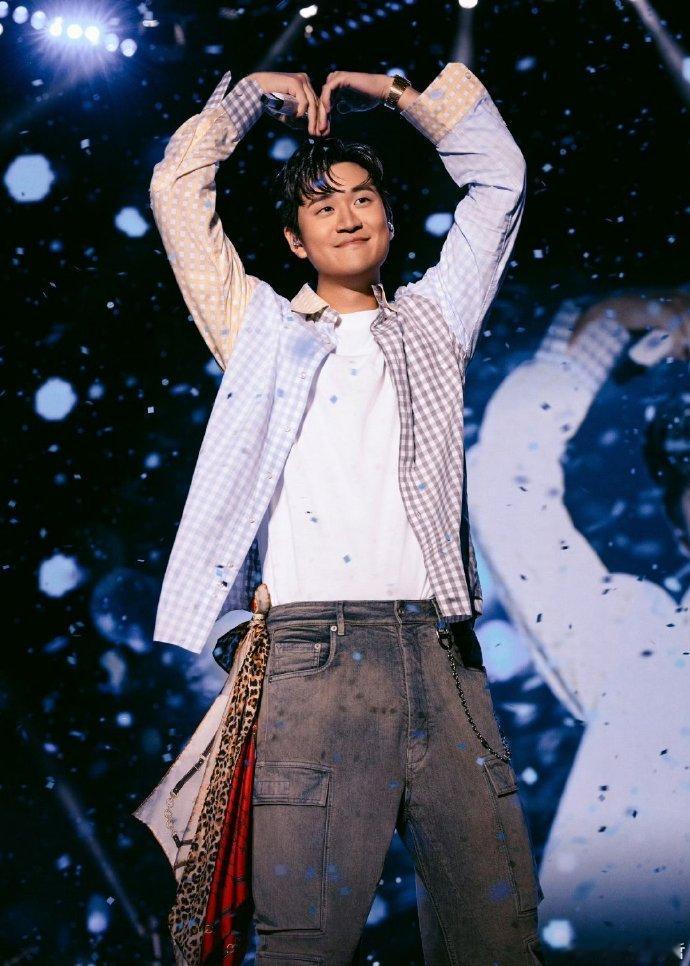   欢迎周兴哲回家！以家人之名，在华流舞台留下更多精彩～ 