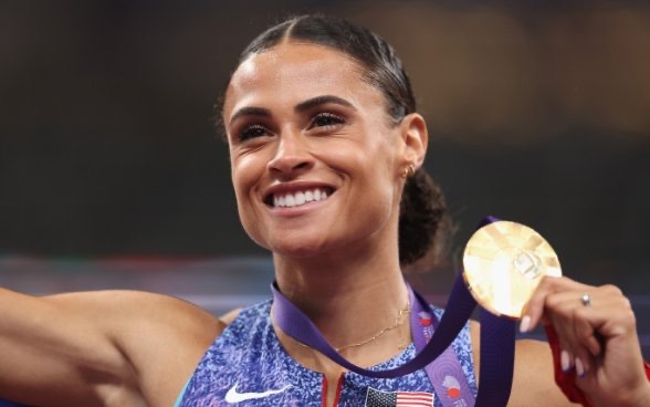 12月1日，美国运动员悉尼·麦克劳克林·莱弗隆当选2025世界田联年度最佳女运动