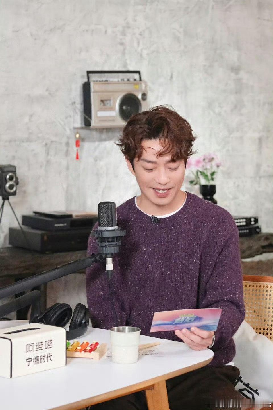 张栋梁拒唱成名曲气哭经纪人湖南卫视背后 张栋梁的坚持从来都不是任性，而是对音乐品