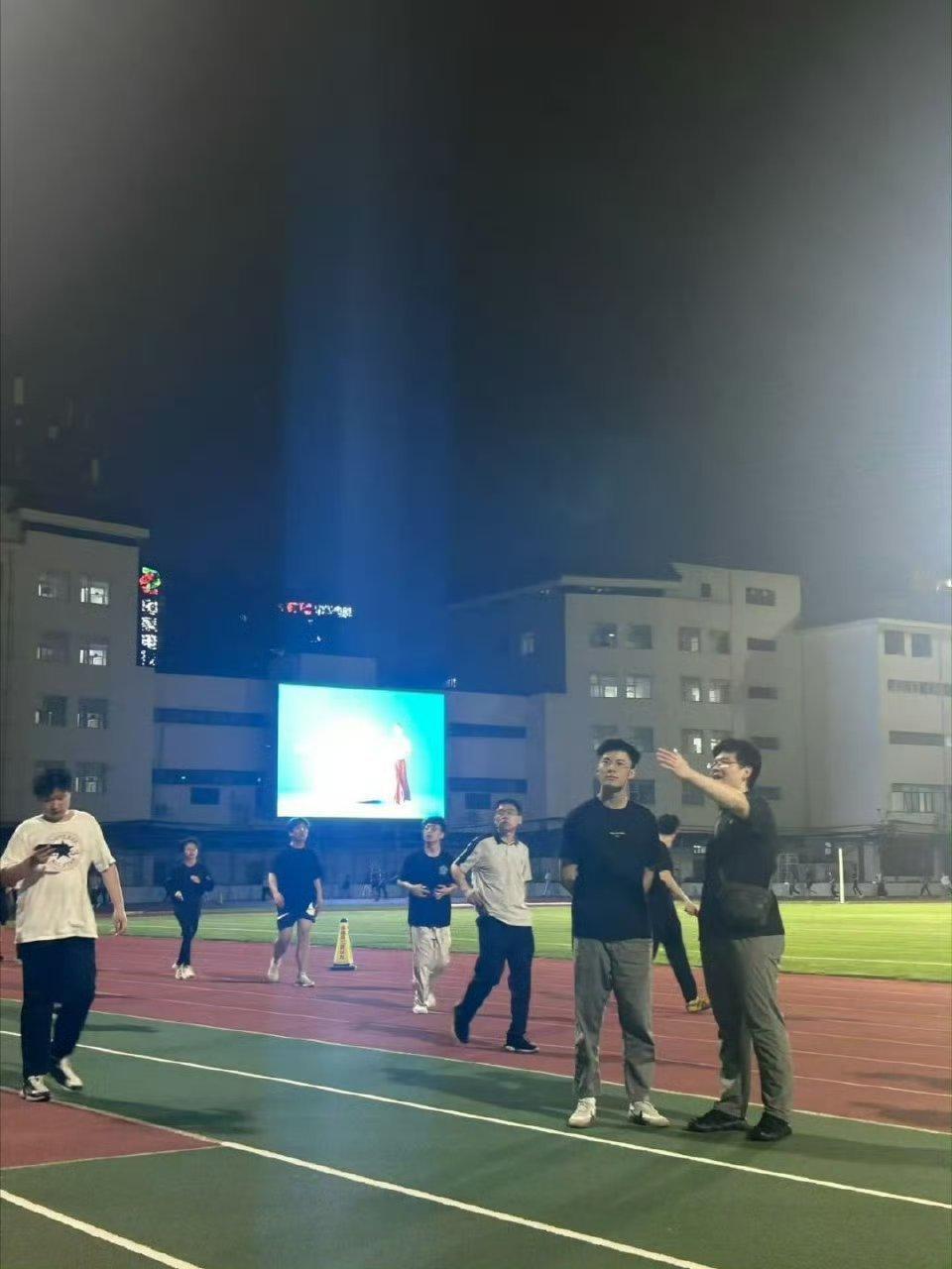 3小时从北大跑向丹麦跨越山海冲破距离限制，短短三小时跨越国度，这场极速奔赴满是奇