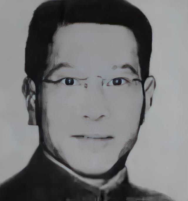 1944年，蒋介石叫来了中统的徐恩曾，语气不善地对他说：“你的妻子放高利贷，逼出