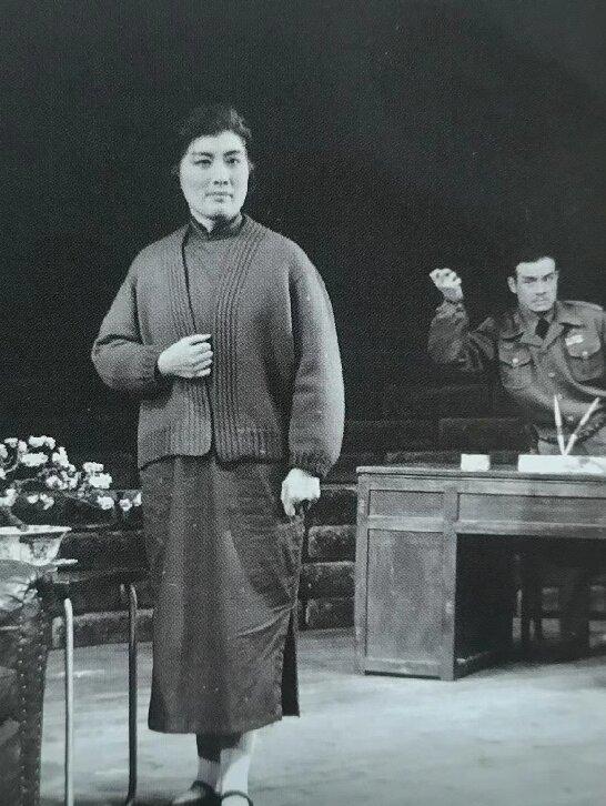 红色经典《江姐》曾被许多剧种搬上了舞台，傅全香、竺水招这两位越剧宗师就在上世纪五
