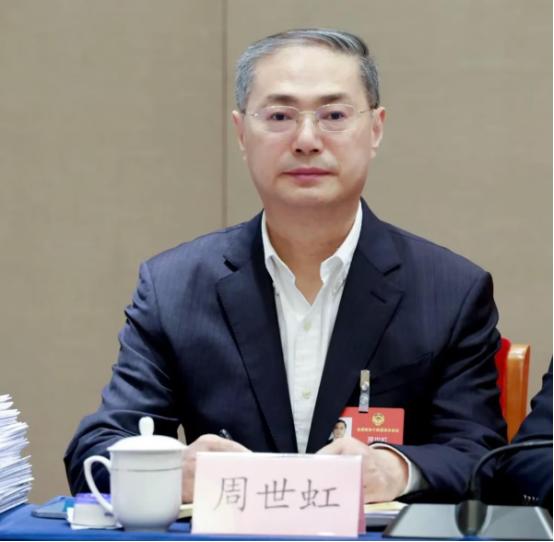 2026年全国两会，政协委员周世宏提交提案，建议废止劳务派遣制度，要求用工单位与