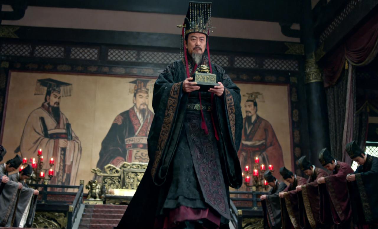 刘渊是西晋末年第一个建立政权的胡人，拉开了十六国序幕，但对他的评价可谓两极分化