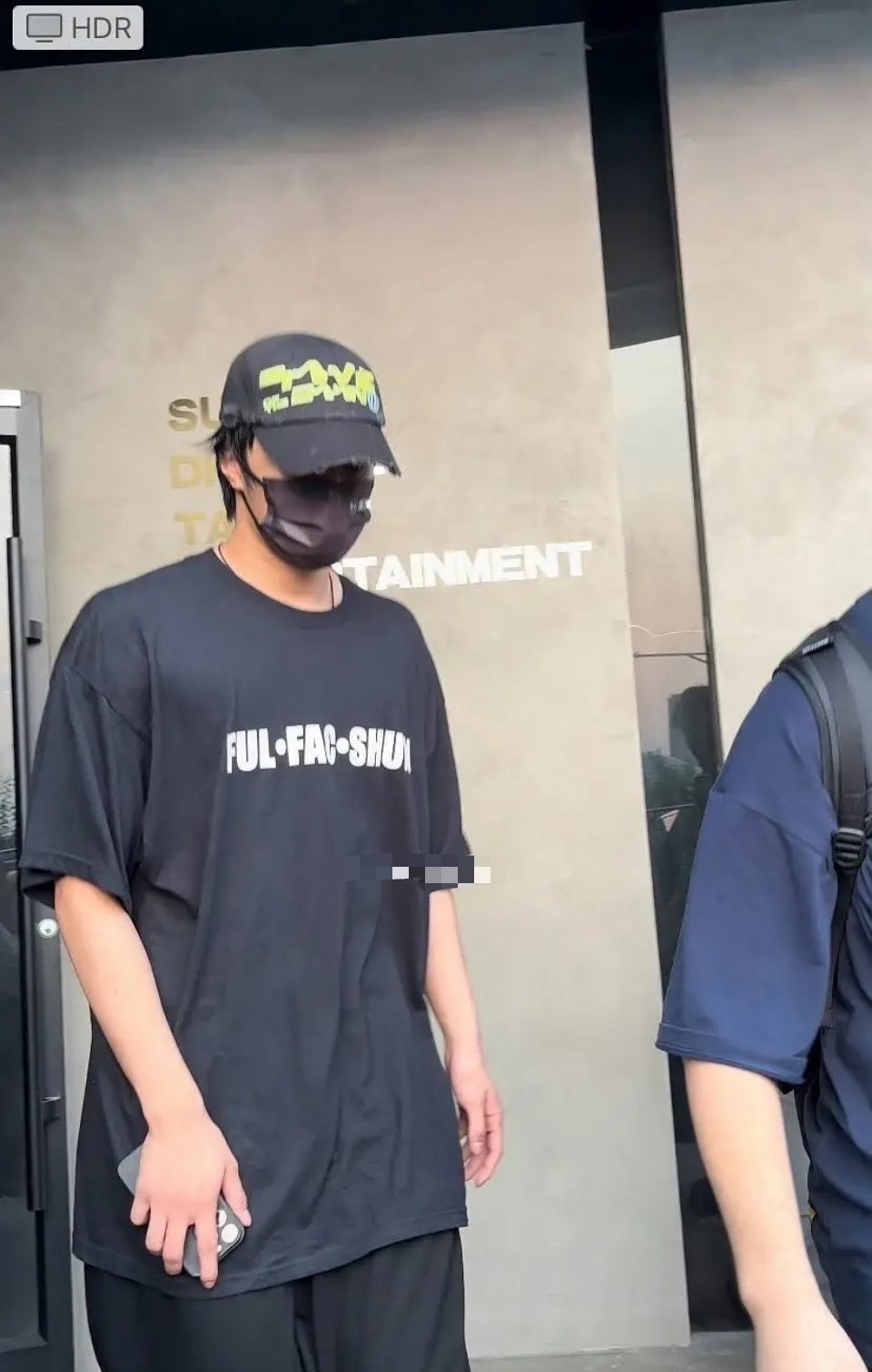 这是刘耀文？这么胖了？ ​​​