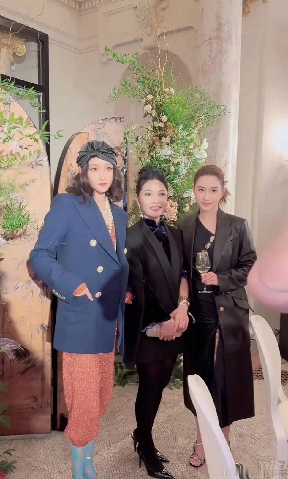 这穿搭就算是关晓彤的身材也顶不住 ​​​