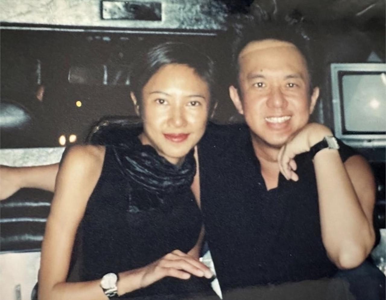没想到唱红《你把我灌醉》的黄大炜，跟女友相伴30年居然连结婚证都没领过？作为张学