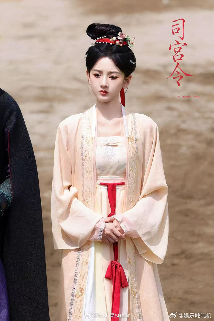 宋祖儿独美事业心 宋祖儿这两年的路线越来越清晰了，就是专注作品不搞虚的，司宫令是