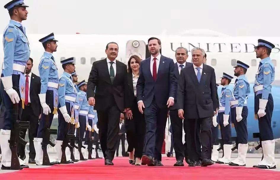 巴基斯坦确实大获成功，国际影响力大幅提升，近日赢得众多国家赞誉。然而，它也面临着