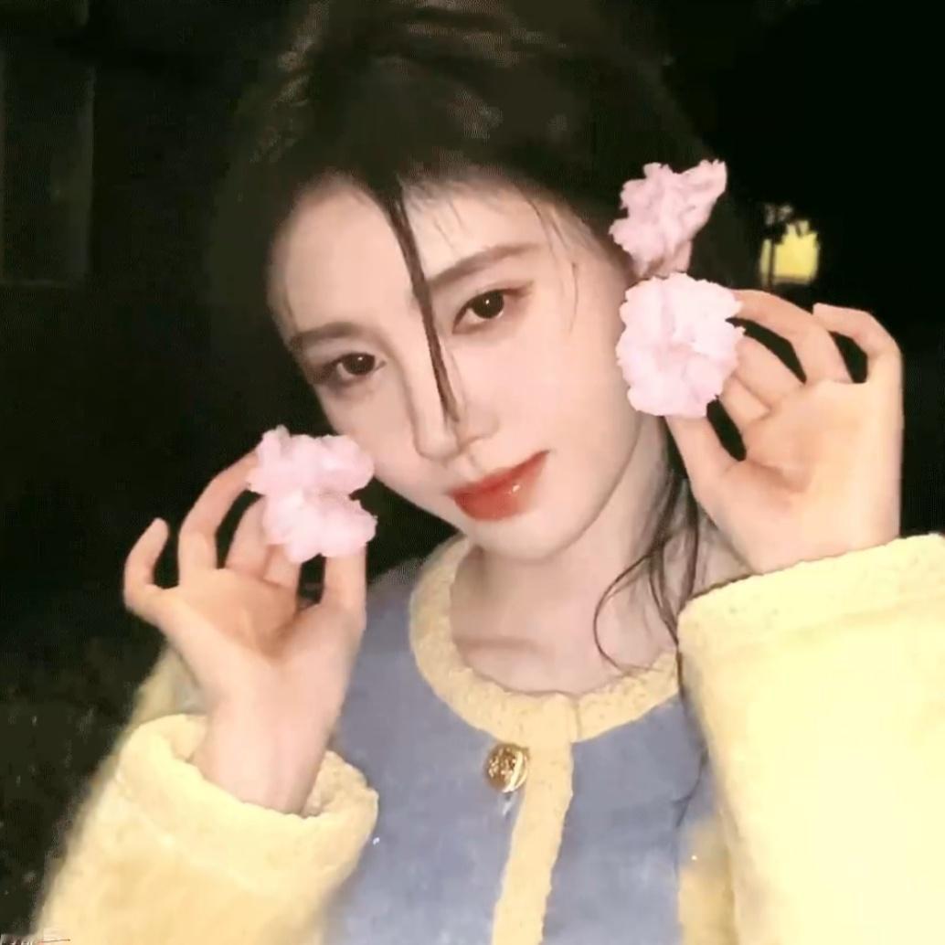 鞠婧祎 jjy鞠婧祎苏绿夏 是晴日里的太阳 亦是暗夜里的月光 𝐈𝐭 𝐢𝐬