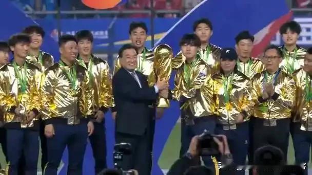 我觉得泰州队获胜本小编认为是实至名归。

从常规赛开始，第一轮2:0赢了无锡的时