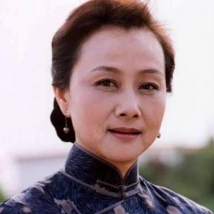 大病一场，黄梅莹才看透丈夫金鑫真面目
 
当年黄梅莹靠《渴望》爆红全网，名气远超