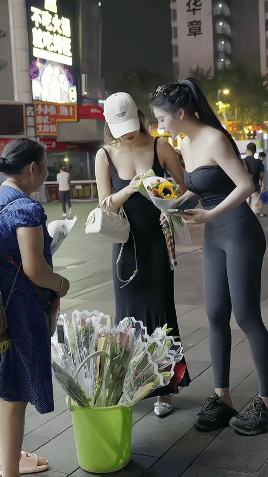 买花遇到要不要上去要微信？ ​​​