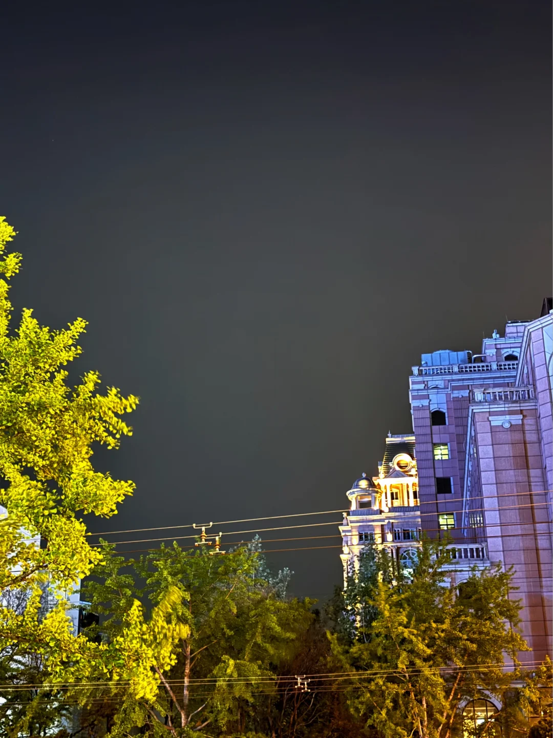 我发现男生对女生真心的喜欢是想亲密但克制