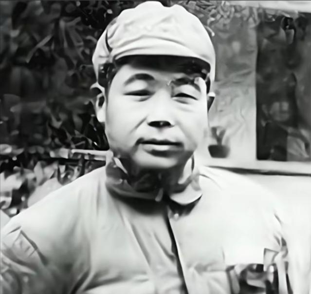 1947年冬，刘邓大军挺进大别山。中野三纵司令员陈锡联率部驻扎麻城，此地距他阔别