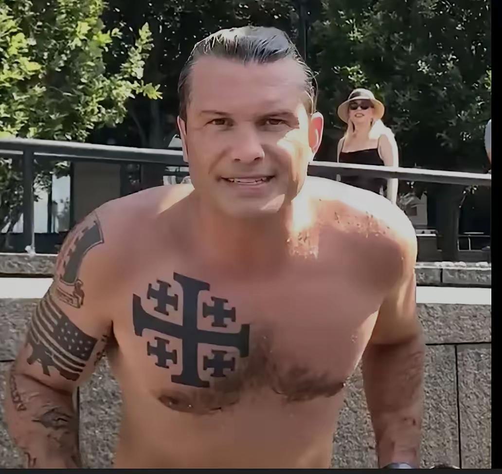 赫格塞斯，目前朝不保夕！
他担任国防部长，本身就资格不够，差的很远，2005-2