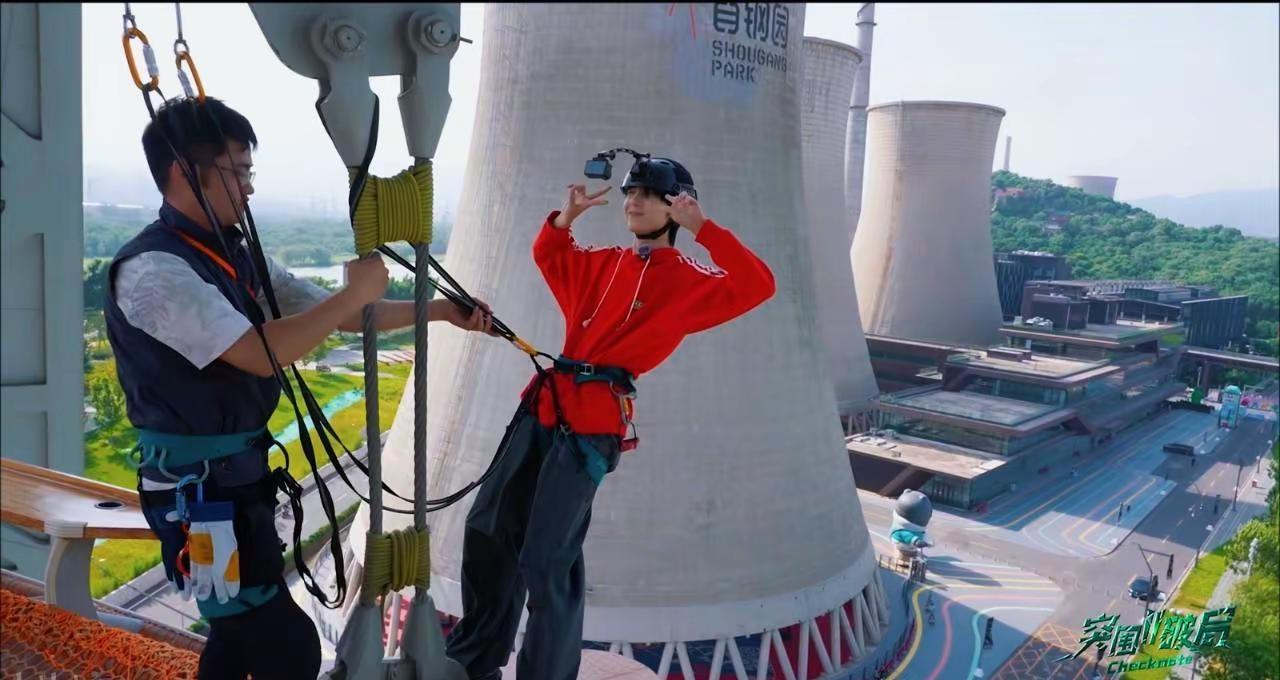 杨博文。你真的很棒，我记得你以前说过你恐高，但你还是把这个卡迈过了，你很棒，愿你