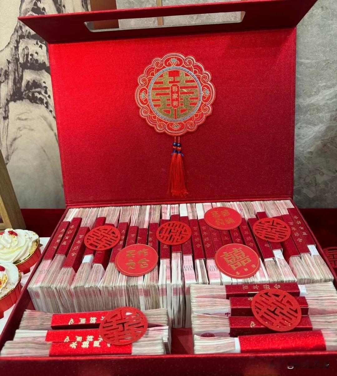 女人在婆家的硬气，都是靠自己挣来的。

我一堂弟，提起他闺女就说出嫁多要点彩礼，