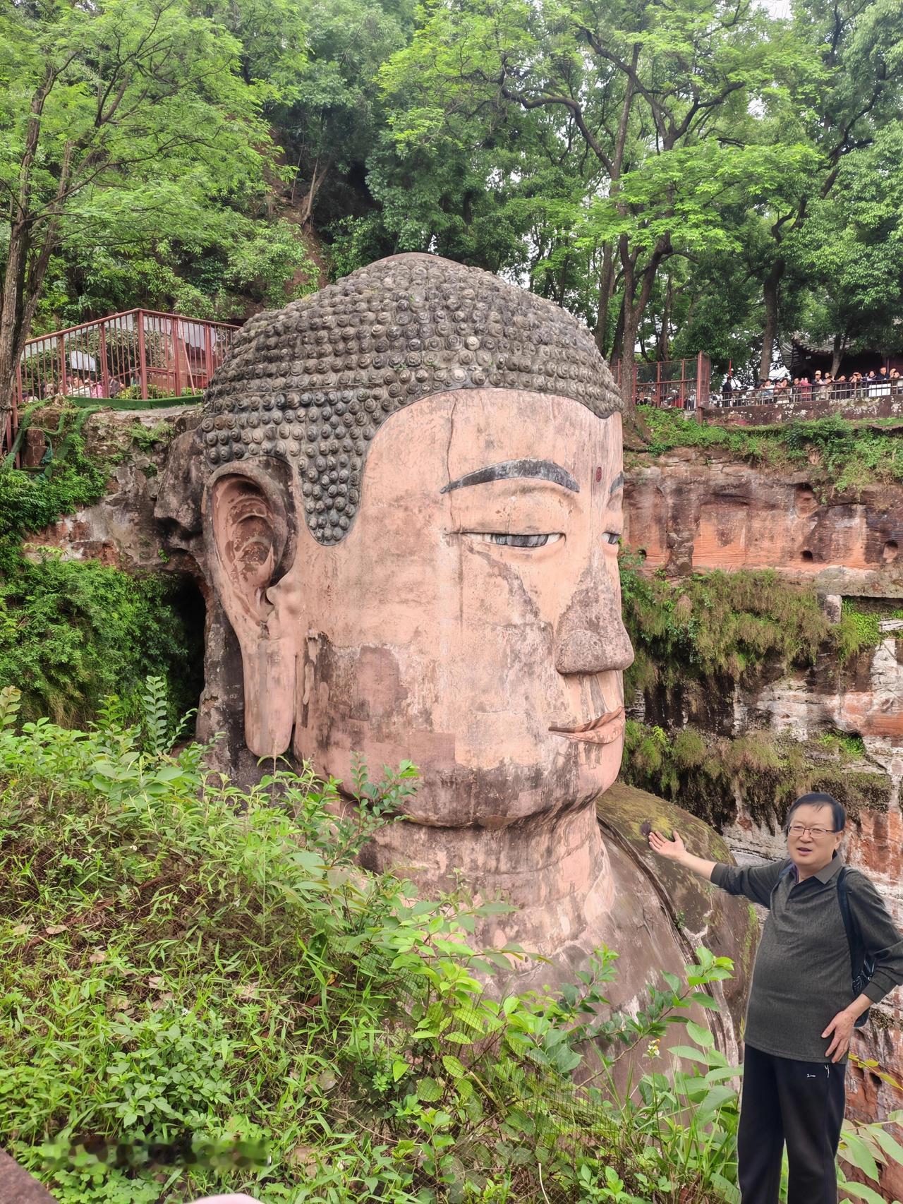 晒图笔记大赛 四川乐山大佛，那真称得上是人们心中的保护神。之前去乐山，亲眼见到它