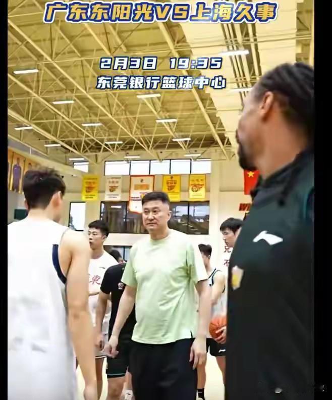 粤沪收官战；广东男篮加练，谁能成为奇兵？
今晚7点35分，CBA常规赛将继续进行