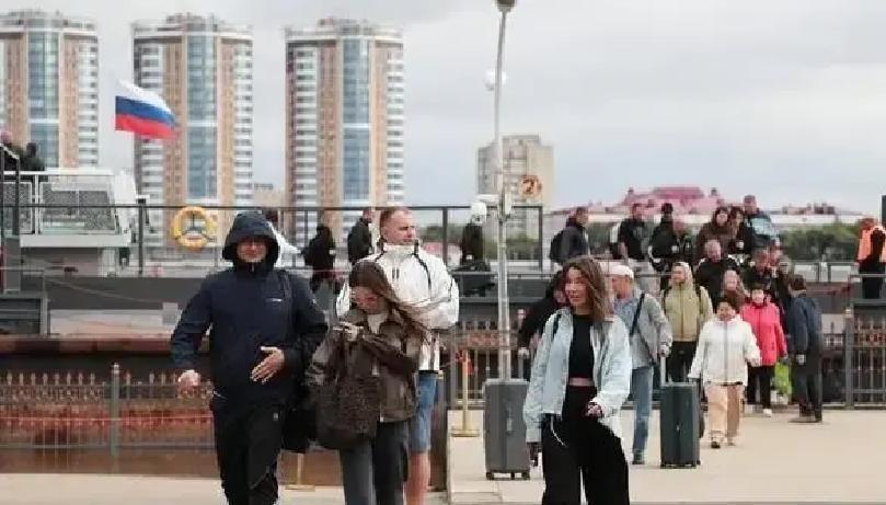 周边伙伴一边要合作，一边又在算计中国，这种微妙关系需要冷静拆开看。
 
哈萨克斯