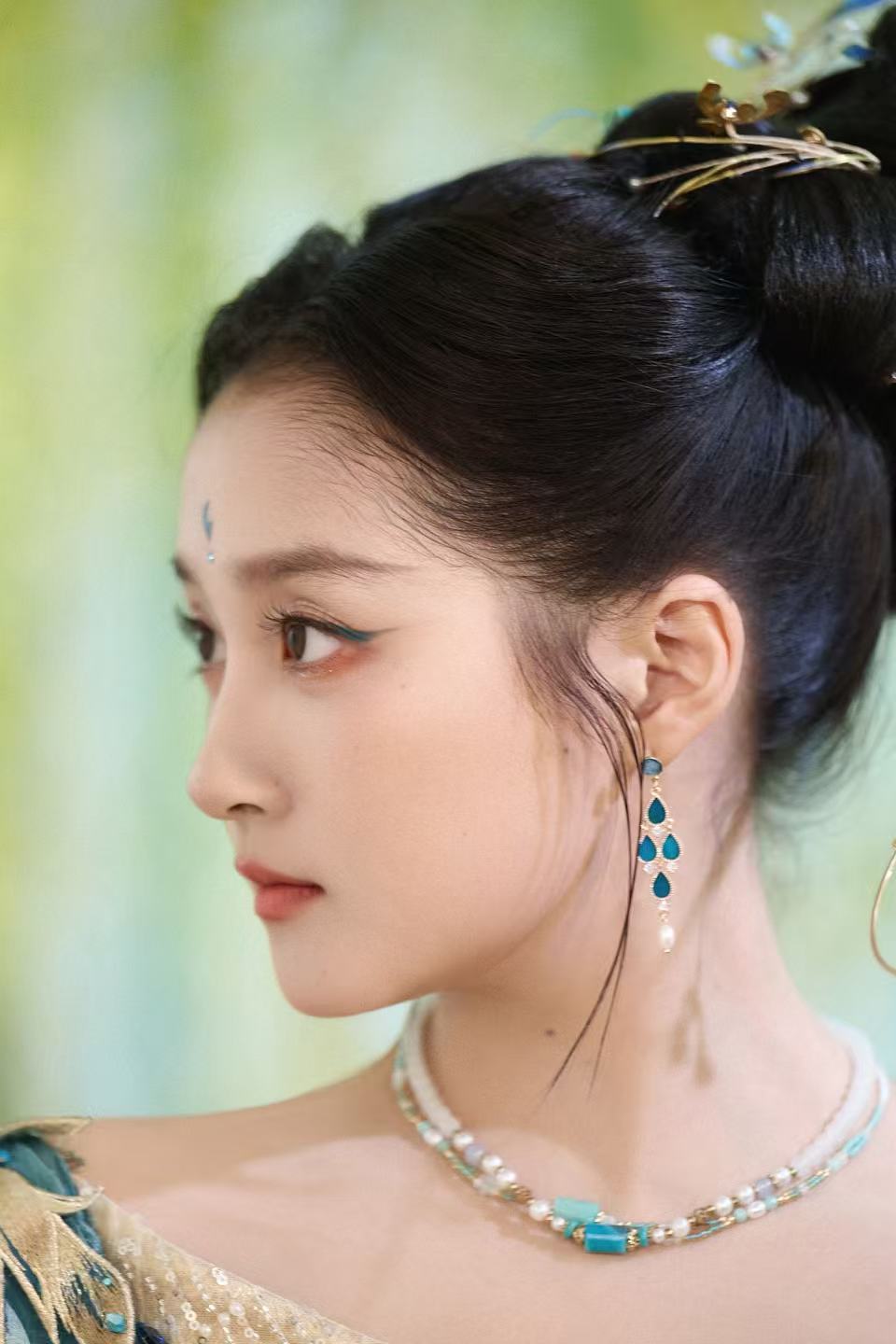 关晓彤浮光掠青影关晓彤青花仙子天呐美成这样