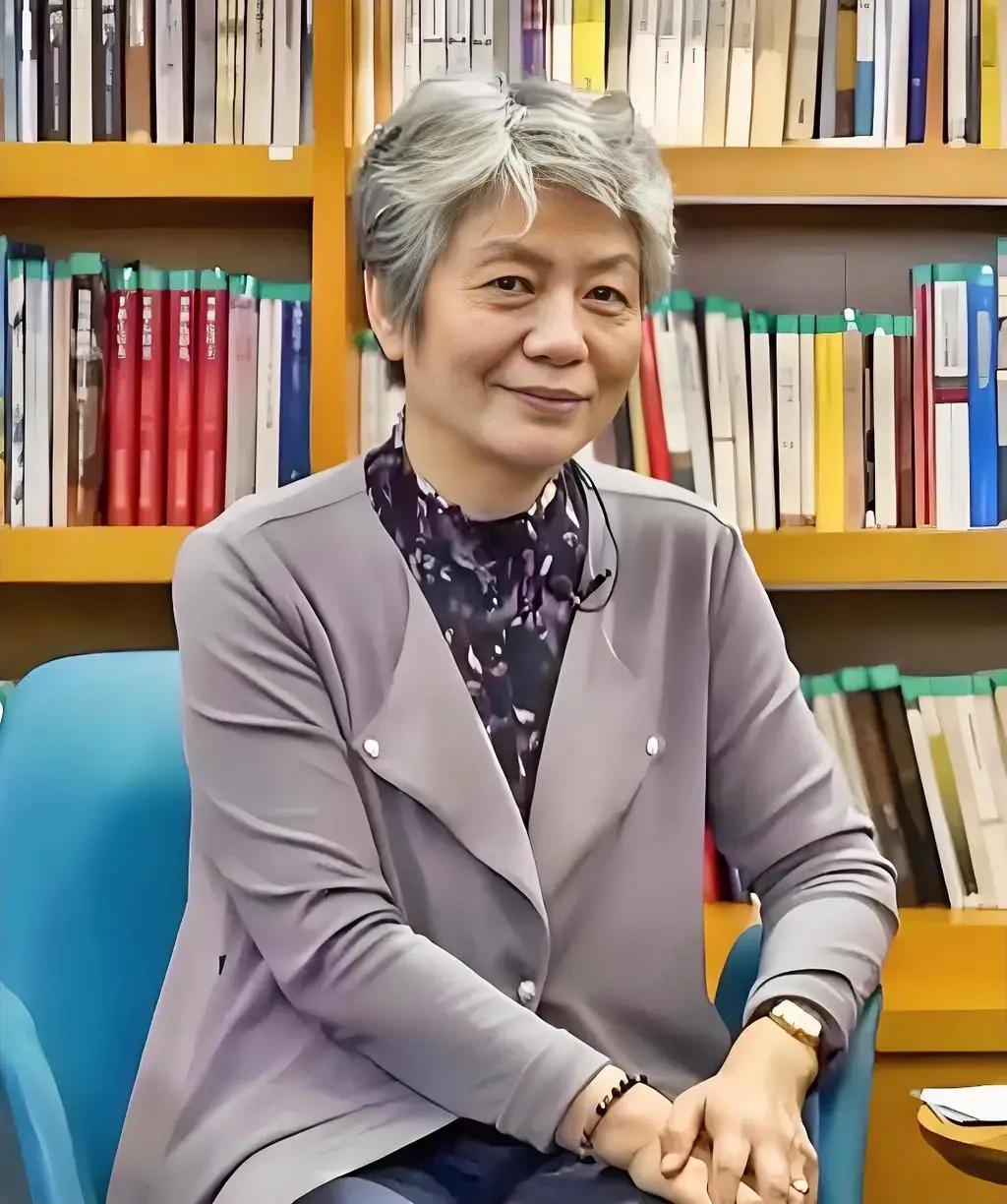 很认同一句话：一个家庭里，父亲优秀，孩子不一定优秀；但母亲优秀，孩子基本不会太差