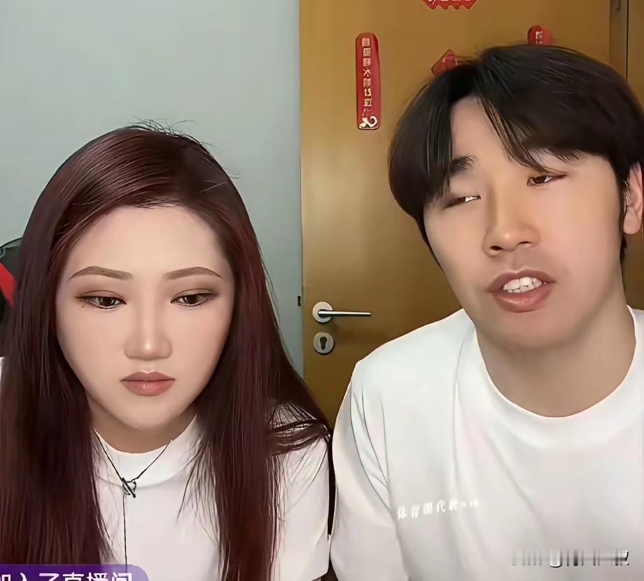 马龙和许昕去成都当陪练了？
都是网友乱说！
闫安直播说了实话！

闫安说:
两人