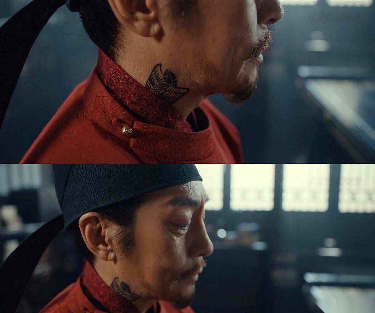 《太平年》里，所有将军都一身正气，唯独郭威，脖子上藏着一个见不得光的刺青。
每次