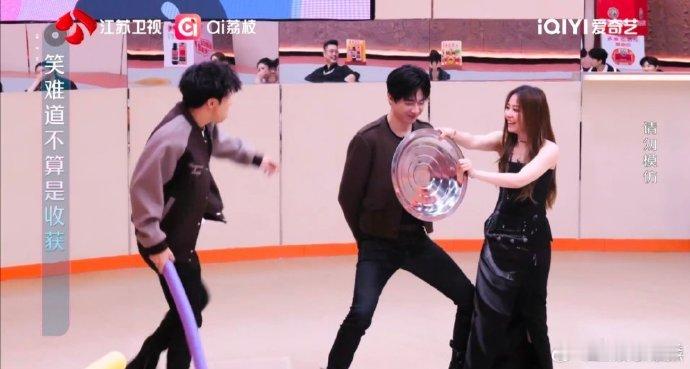 张靓颖脸上写满了为什么音乐缘计划 珍姐破防名场面！薛之谦上头式卡缝进攻，张靓颖严