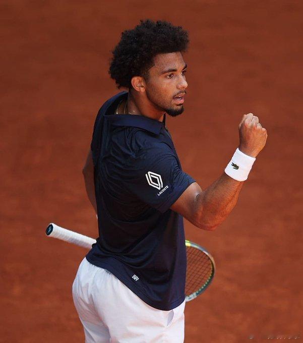 🇫🇷菲斯6-3 6-4莱赫卡🇨🇿他首次进入马德里半决赛在他受伤之前，他从