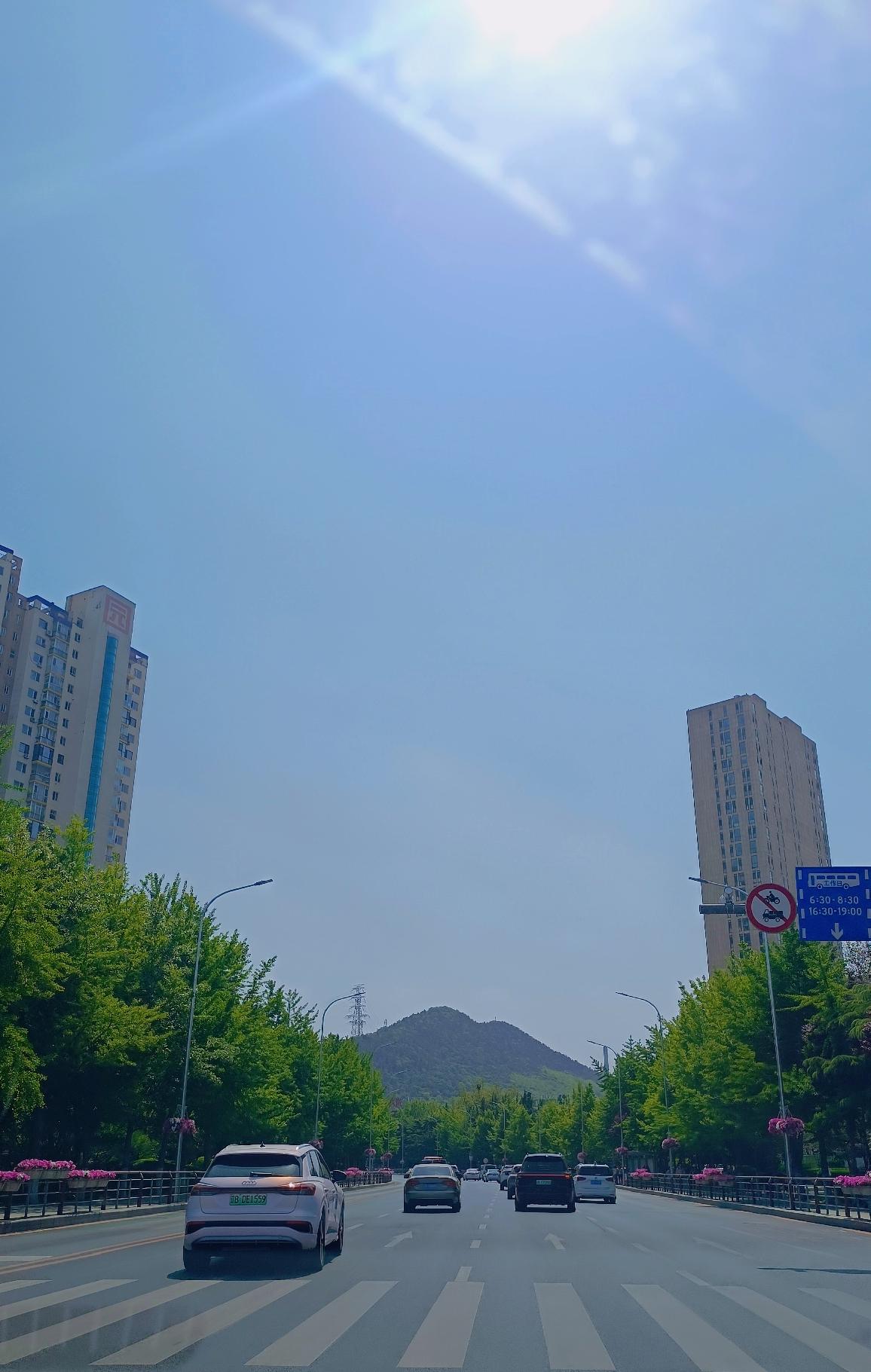 接上一条[可爱]因为超市这趟是Ya爸后加的，原打算去完超市，还是Ya爸给我们送到