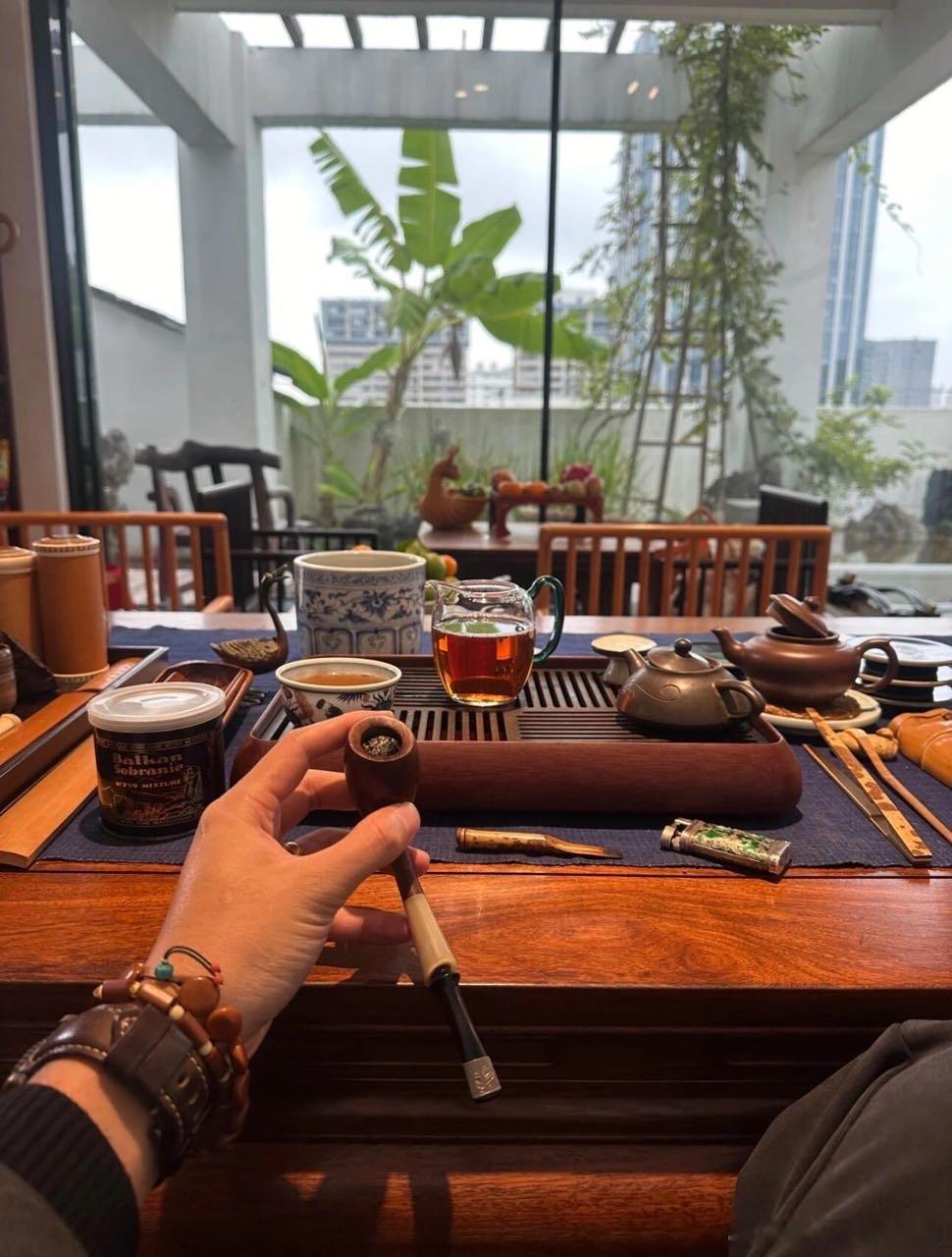 福建人喝茶的样子   今日份品茗：福建人的喝茶血脉觉醒🍵到了某个年纪，仿佛身体