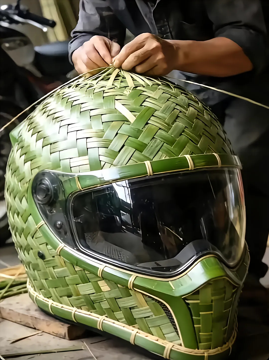 头盔准备好了，摩旅西藏，娱乐一下，切勿当真 