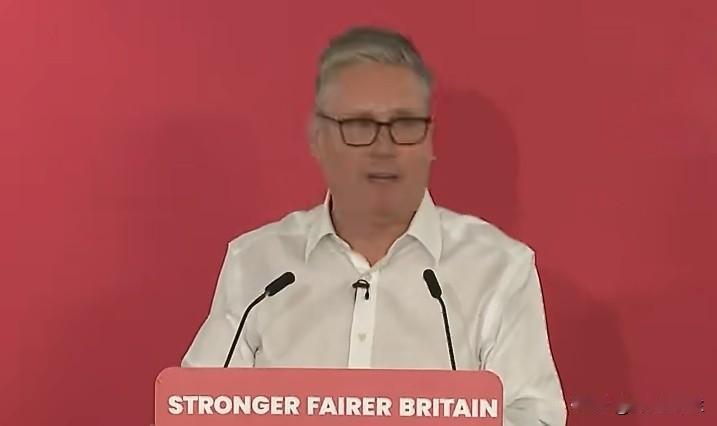 英首相斯塔默:“法拉奇（改革党领袖）当年说脱欧会让我们更富裕、更安全、移民减少—