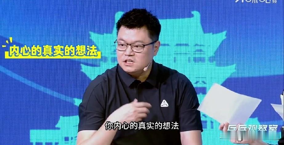 全锦赛:动漫组合时隔8个月，再一次组队，
侯英超表示:
他俩沟通有问题，
不是说