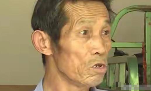 拿到上百万拆迁补偿之后，冯国军直接和照料自己二十年的养子冯涛断了来往，拉黑全部联