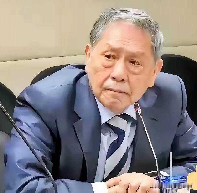 美军灰溜溜跑了！
5月1日，台湾退役中将帅化民爆出一个猛料：美菲联合军演，硬是被