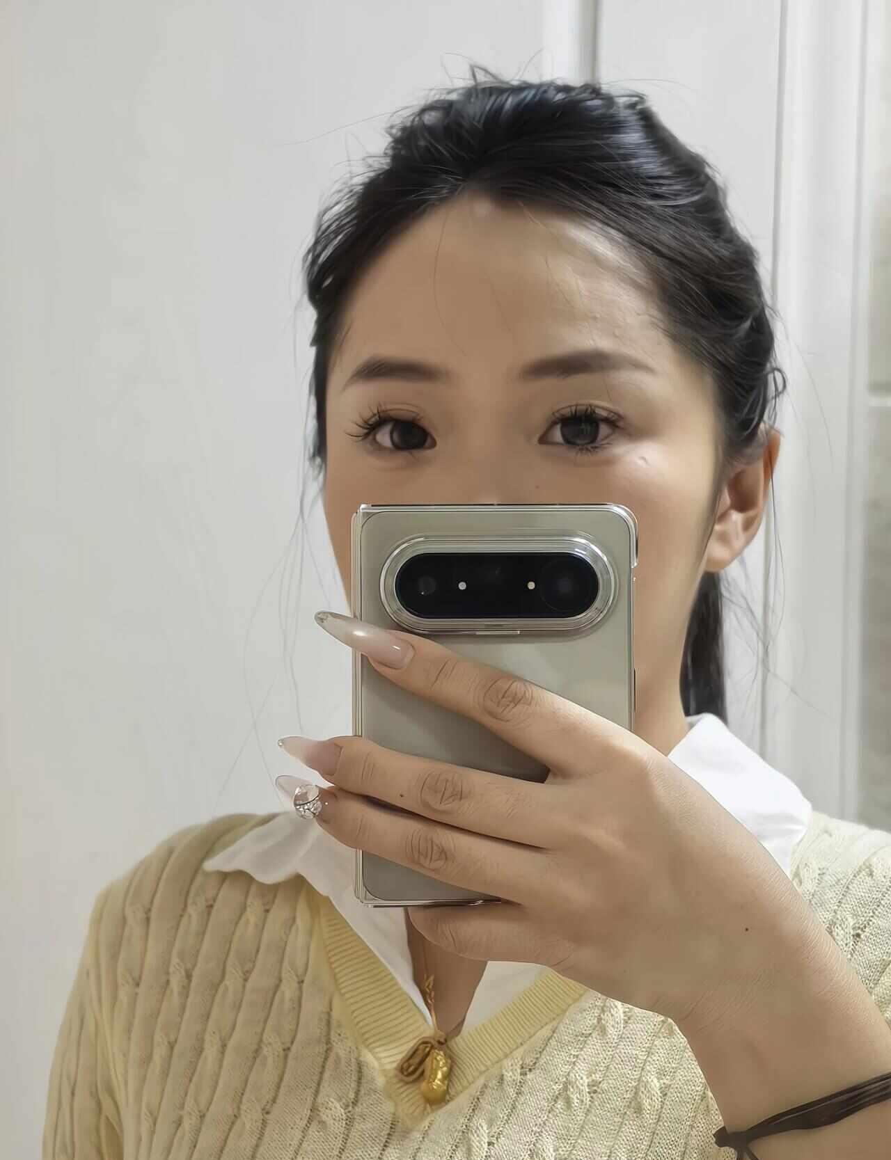 华为干嘛一直追求折叠，手机折叠，电脑也要
抢占市场，至少阔折叠就抢走了十多年只用