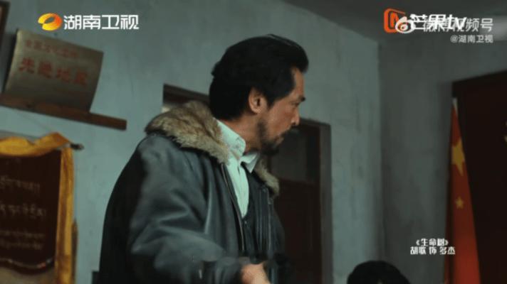 胡歌把多杰演活了胡歌塑造的多杰太动人！目睹屠戮时的犹豫，转身守护高原的决绝，细腻