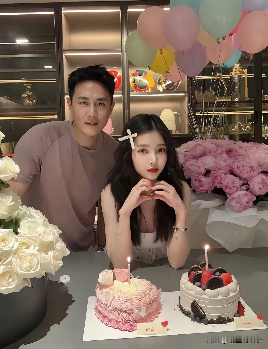 杜淳老婆王灿兮就是爱人如养花具象化吧？两人同框照不像夫妻更像父女，王灿兮像逆生长