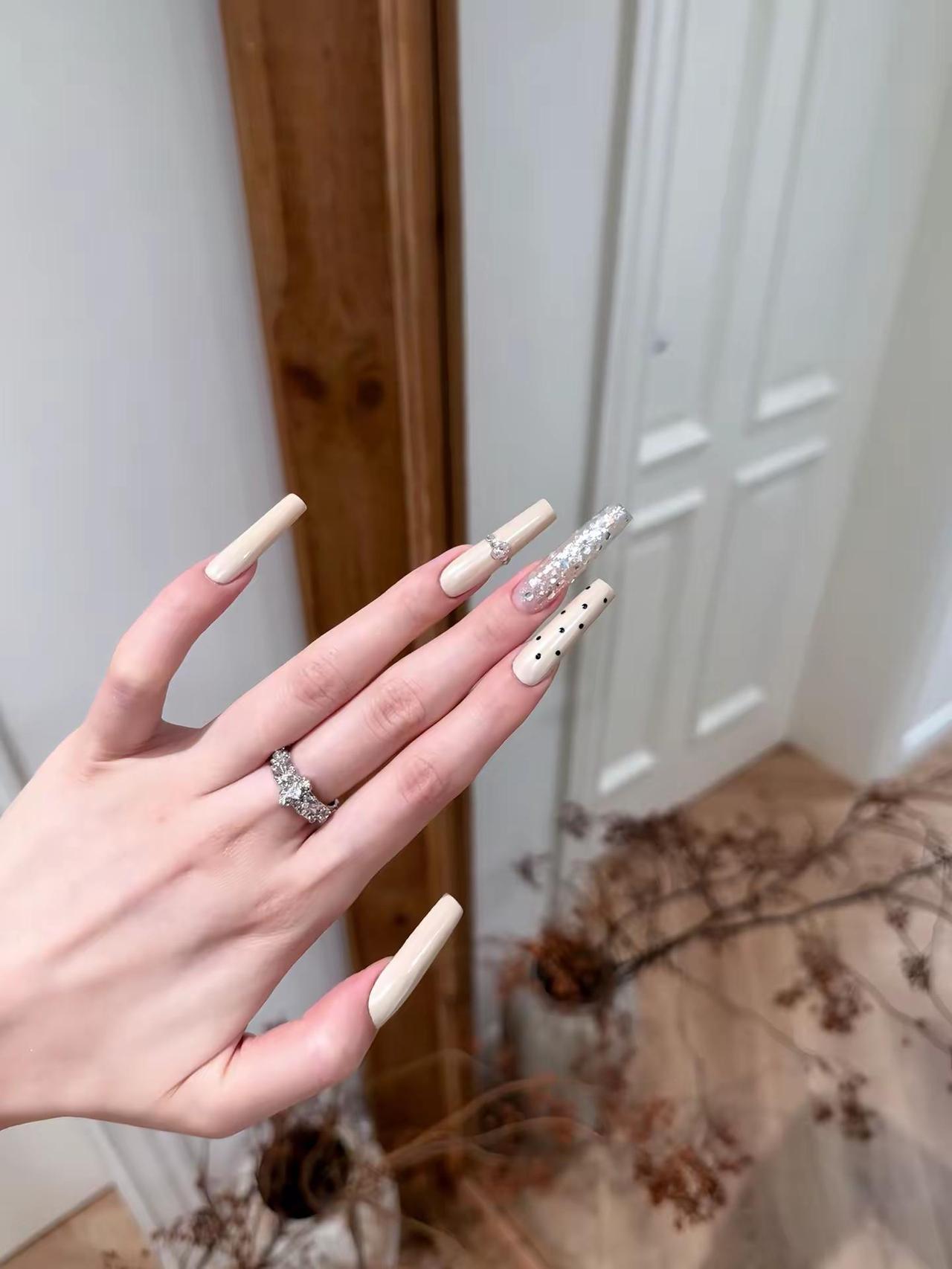 好干净的颜色！ 美甲温柔风 白色温柔美甲 白色长甲