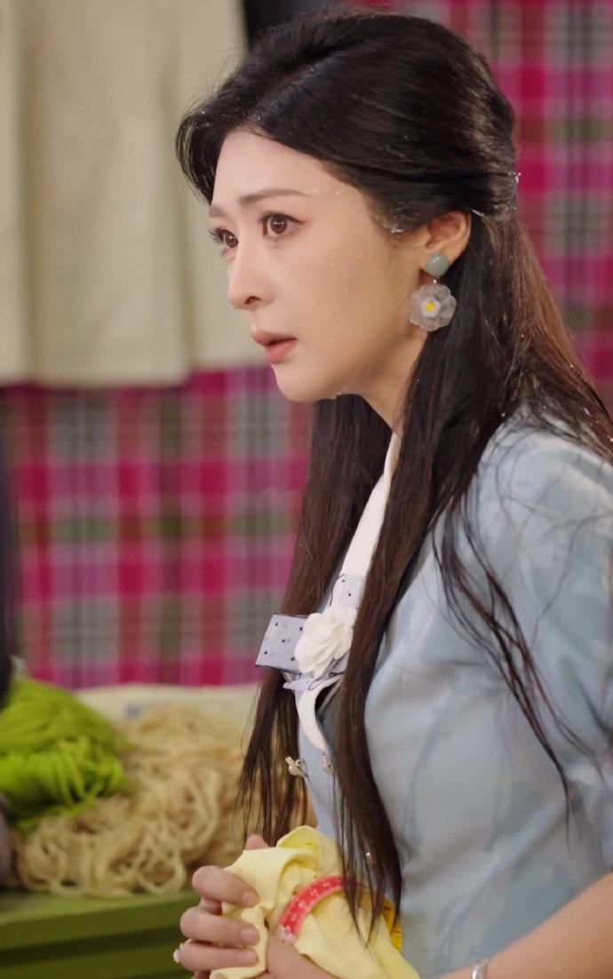 短剧如初见年代爽剧开播开大 短国有自己的熹妃回宫 短剧如初见 追剧追出看画展的感