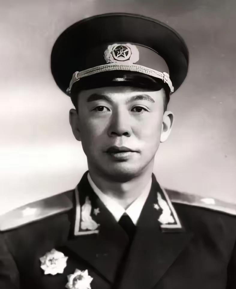 他38岁被授予开国少将，49岁接替张国华担任西藏军区司令员，是我军历史上第一位以