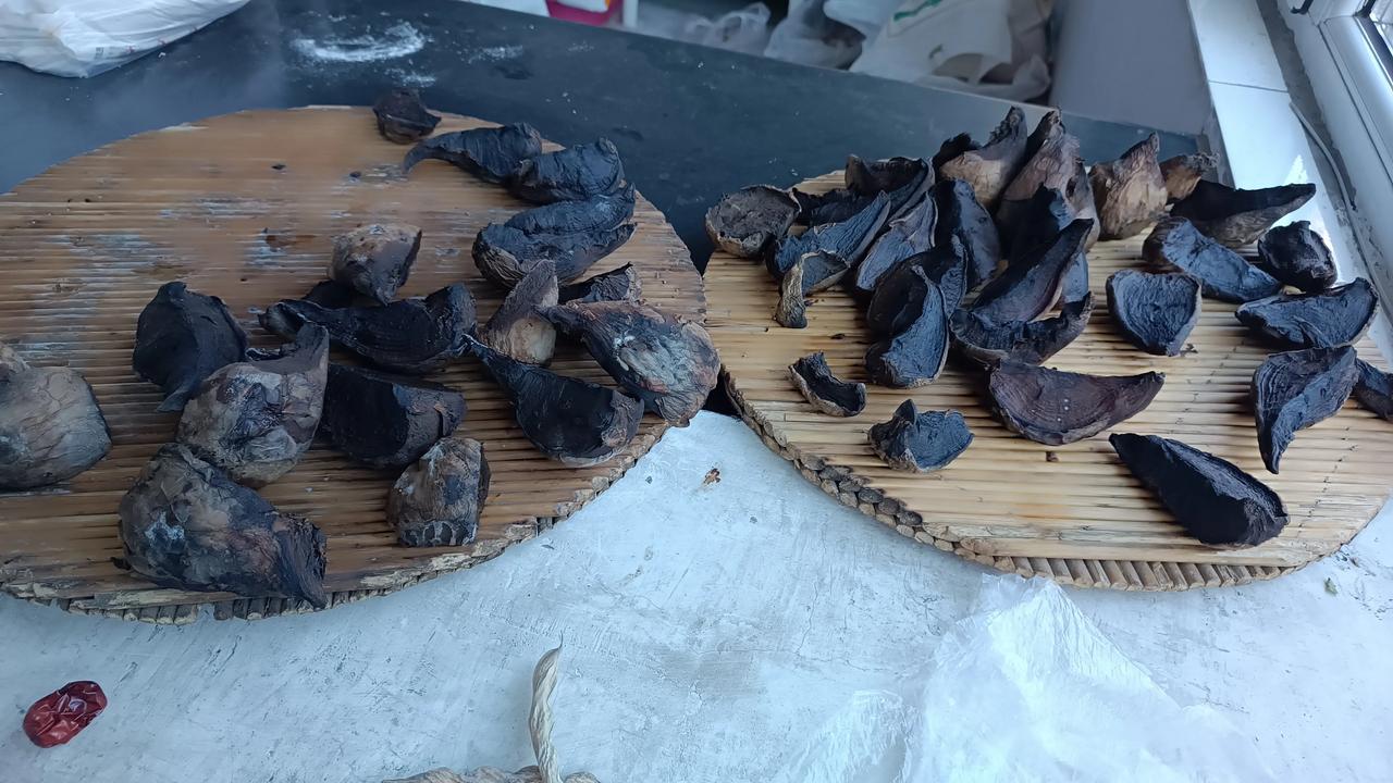 这是啥？有知道的吗？大妈嗮的，我最爱吃它了。