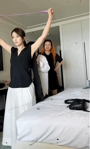 高圆圆不就是拉了个弹力带吗？为啥那么多人看了一遍又一遍？